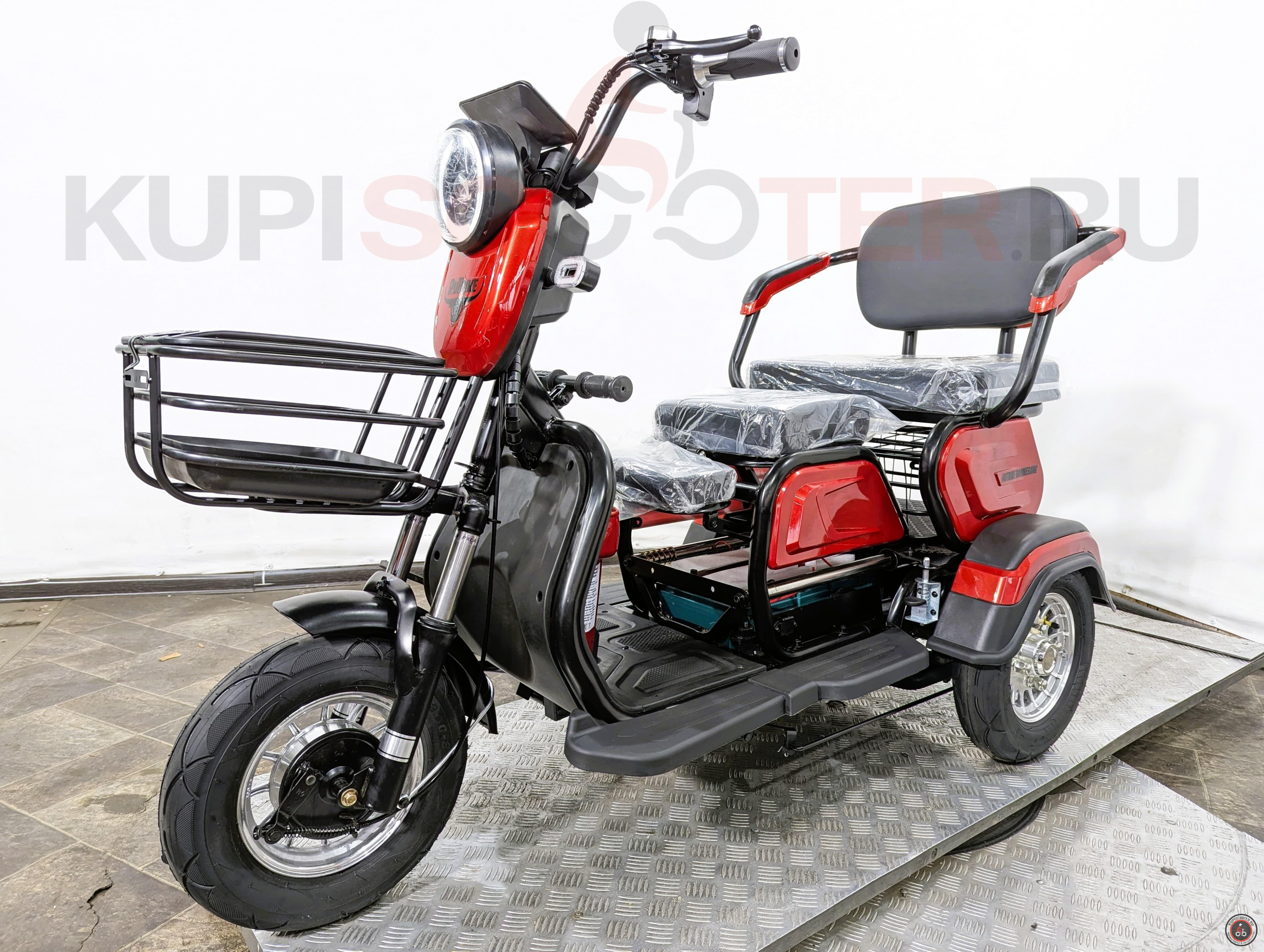 Трицикл Rutrike Бумеранг красный
